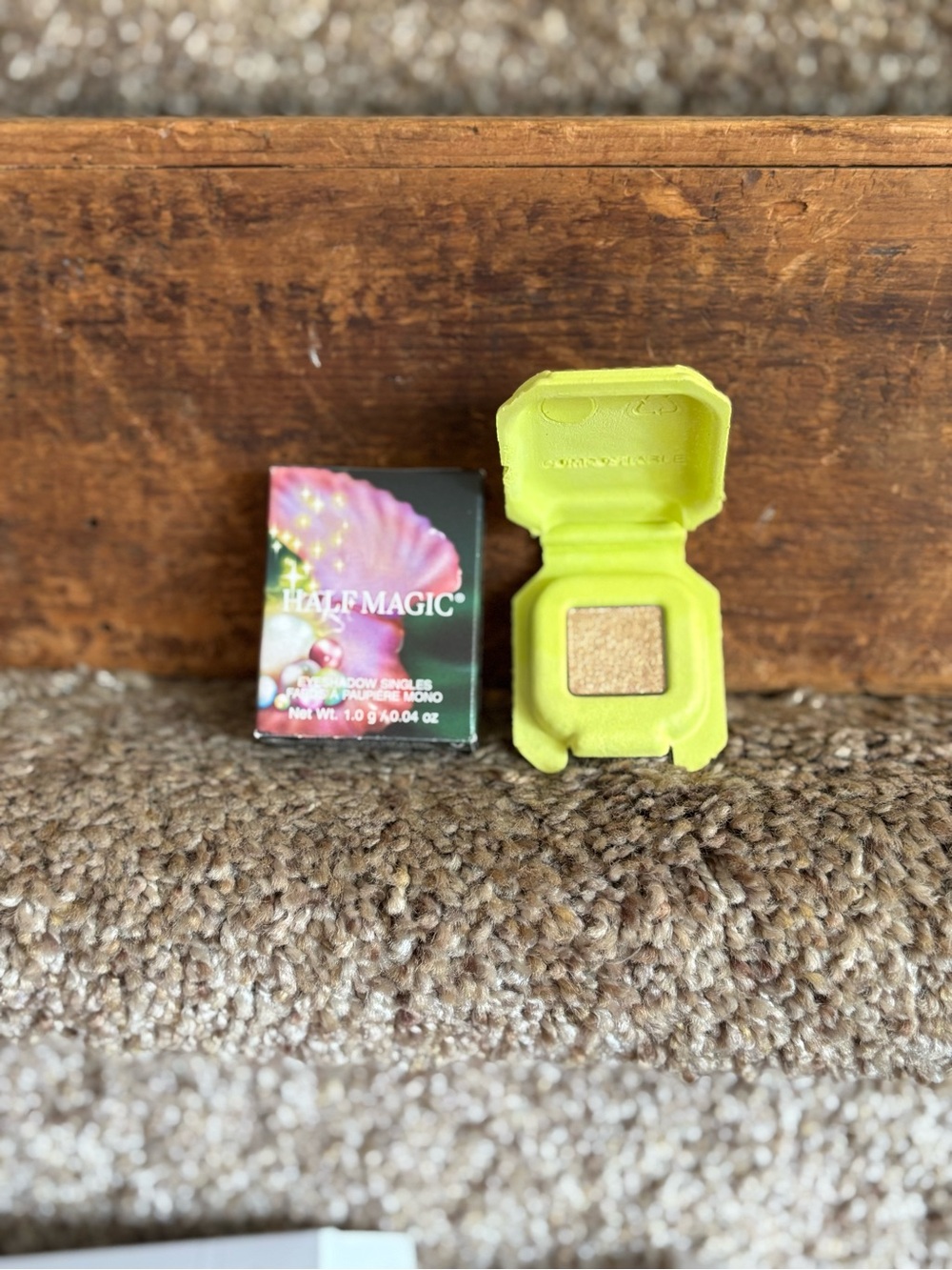 Magic Half Magic Pink and Green Eyeshadow Singles